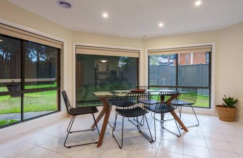 Kennington House | Relaxing 3bd in tranquil setting