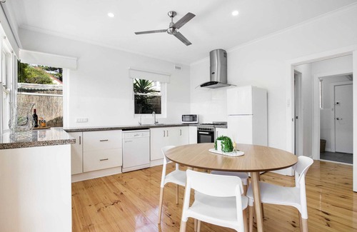Grange House | Relaxing 3BR Beachside Haven | Grange