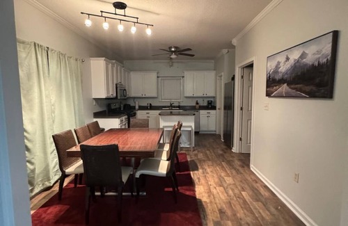 Olive Branch House | Relaxing 4BR Getaway with Pool -with Extra Sleeping Space. Near Stateline