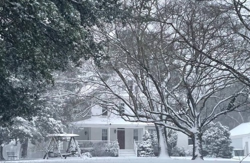 Berlin House | Relaxing 5 bd home with 1 bd Apartment on 2.5 acres near MD beaches