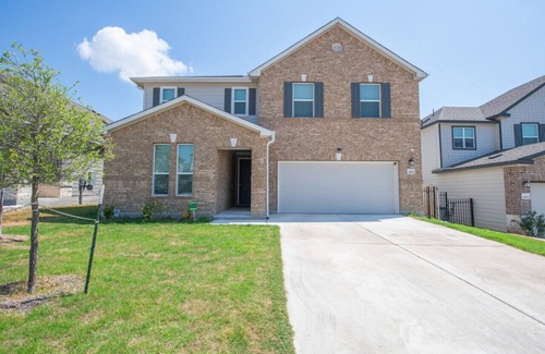 McNeil House | Relaxing 5-Bed Escape Minutes from Austin