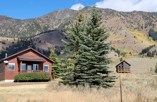 Island Park House | Relaxing 5-star Yellowstone getaway; convenient location; Wow 360° views