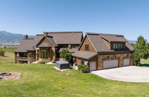 Daniel House | Relaxing 9,900 sqft 8B Rustic Estate on 40 acre Private Ranch with 2 Hot Tubs