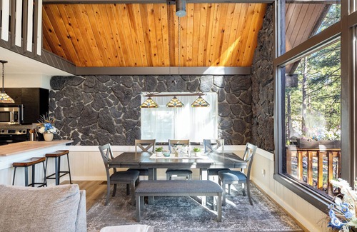 Kachina Village Cabin | Relaxing A-Frame with view of the Pines