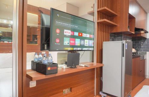 Depok Apartment | Relaxing and Homey Studio Transpark Cibubur Apartment By Travelio
