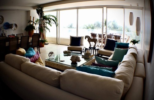 Granjas del Marques Apartment | Relaxing Apartment with ocean view - private access to the beach