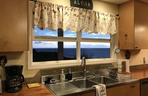 Captain Cook House | RELAXING, Away-from-it-All home on the water with small Natural Pool