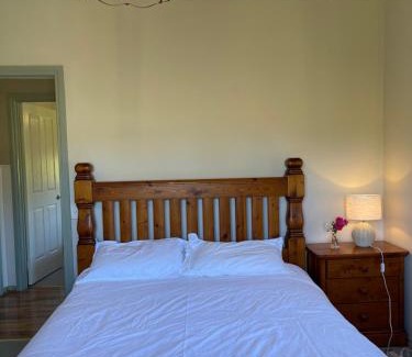 Foster House | Relaxing & beautiful Miner's cottage near Wilson’s Prom