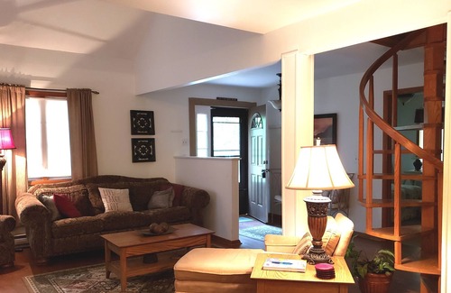 Huntingdon Cabin | Relaxing cabin in the woods, minutes to Raystown Lake!