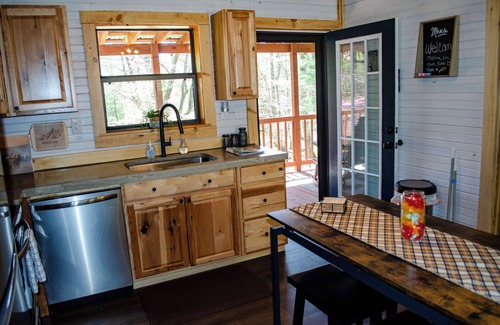 Wellington Cabin | Relaxing cabin surrounded by woods. Near RRG/Cave Run/DBNF. Dog friendly!
