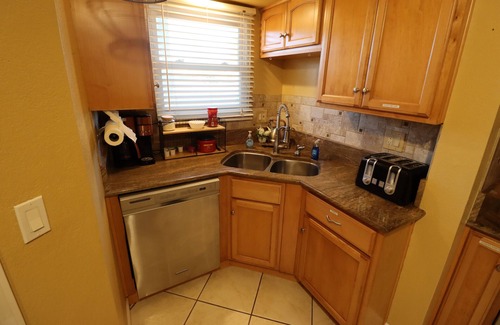 Tucson House | Relaxing Corner -Huge backyard - Hot Tub and Views