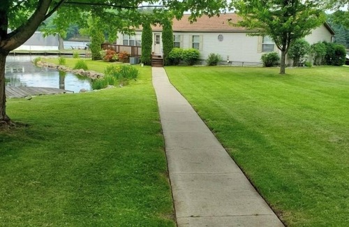 Lake Cottage | Relaxing Crooked Lake Cottage - Private Dock, Large Yard, Great Fishing