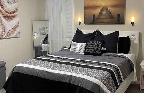 Des Moines House | Relaxing Des Moines Getaway