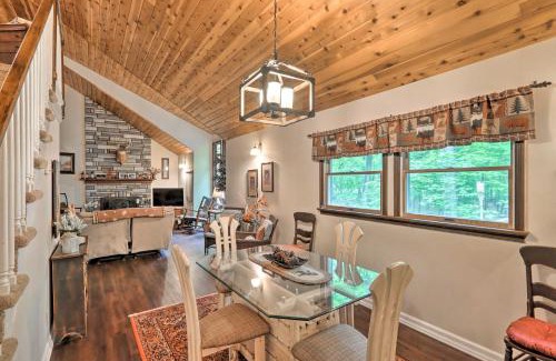 Sybertsville House | Relaxing Eagle Rock Resort Home - 1 Block to Lake!