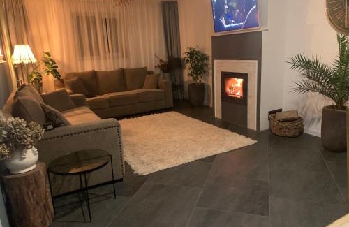 Botosani House | Relaxing entire house with garden