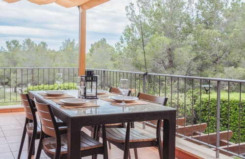 Bonmont Terres Noves Apartment | Relaxing Getaway in Bonmont