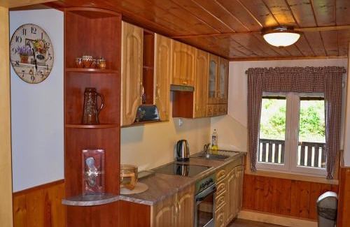 Krasna Lipa Ski Chalet | Relaxing Forest Escape with BBQ