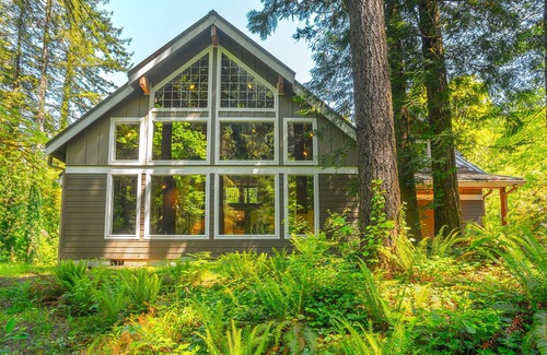 Yacolt House | Relaxing getaway! East Fork of the Lewis River