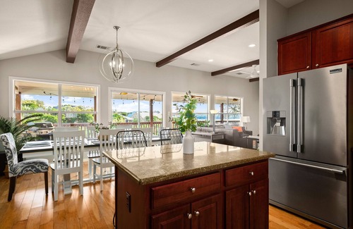 Point Venture House | Relaxing Getaway w/Lake Travis Views + Hot Tub