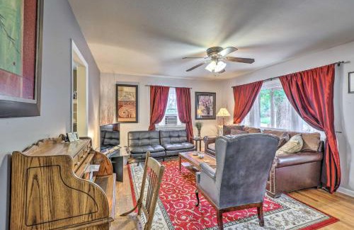 Golden House | Relaxing Golden Getaway with Grill Less Than 1 Mi to Town!