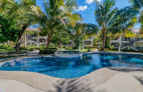 Coco Apartment | Relaxing, ground-floor apartment w/ a shared pool & pool spa in Playa del Coco