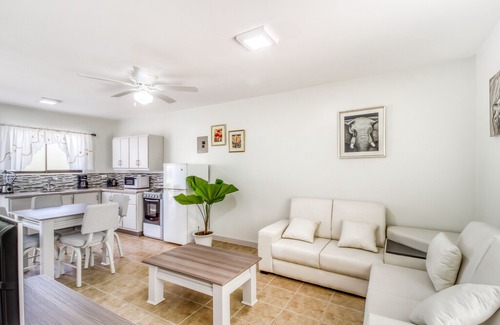 Coco Apartment | Relaxing, ground-floor apartment w/ a shared pool & pool spa in Playa del Coco