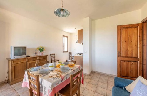 Iscra e Voes Apartment | Relaxing holiday home near La Caletta beaches