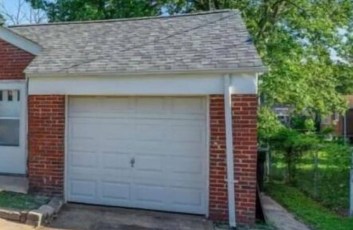 Vinita Park House | Relaxing Home in Ucity