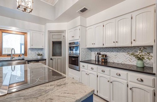 Ridgehaven House | Relaxing home with Pool&Spa in central location