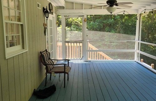 Manson Cottage | Relaxing Kerr Lake Cottage w/Private Boat dock - Pet Friendly!