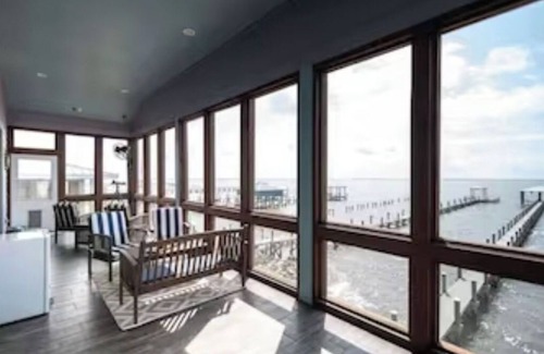 New Orleans East Area House | Relaxing lake house 30 minutes from downtown New Orleans