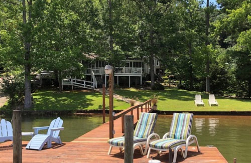 Jacksons' Gap House | Relaxing lakefront Cabin on Lake Martin