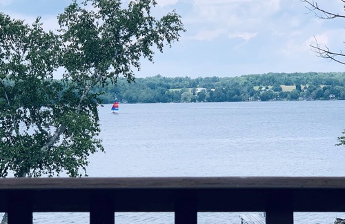 Dexter Cottage | Relaxing Lakefront Getaway!