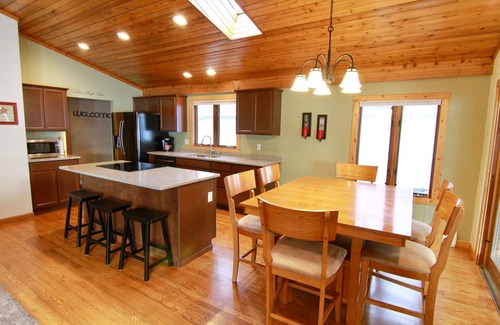 Crandon House | Relaxing Lakefront Retreat With Spectacular Views of Lake Metonga