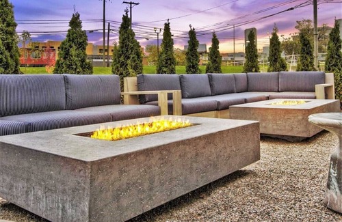 Lexington Hotel | Relaxing Lexington Lodging, Central Location, Outdoor Patio, Pets are Allowed
