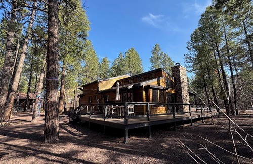 Pinetop Cabin | Relaxing mountain escape, fully stocked, with Wi-Fi in Pinetop Country Club