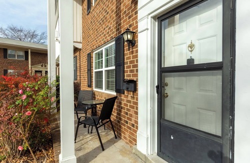 Chapel Hill House | Relaxing & Modern 2 Bdrm UNC/Duke Vacation Home