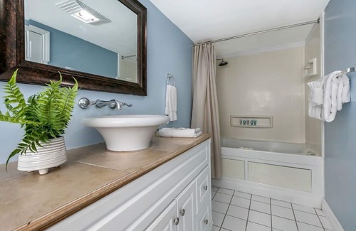 Mid-City Hotel | Relaxing NOLA Getaway on Canal