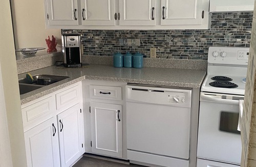 Crescent Beach Condo | Relaxing North Myrtle Beach Condo in quiet neighborhood