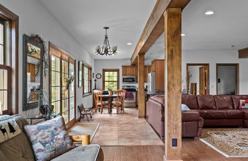 Galloway House | Relaxing property on a quiet road! Leave the hustle and bustle behind!