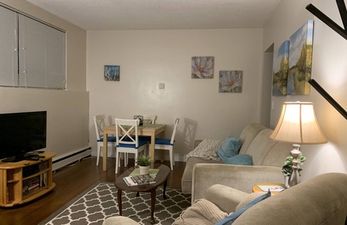 Red Deer Apartment | Relaxing Red Deer Suite - Private & Comfortable