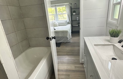 Duchesne House | Relaxing River House right on the Duchesne river