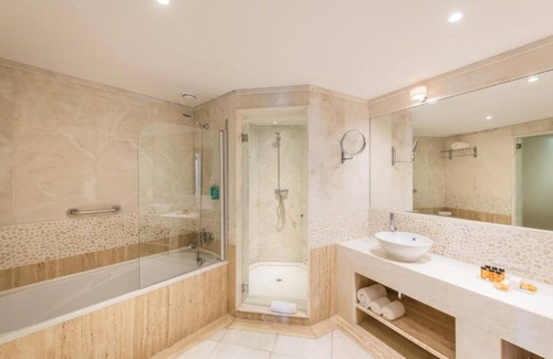 Santiago Hotel | Relaxing Room Steps from California Beach w/Private Balcony Views
