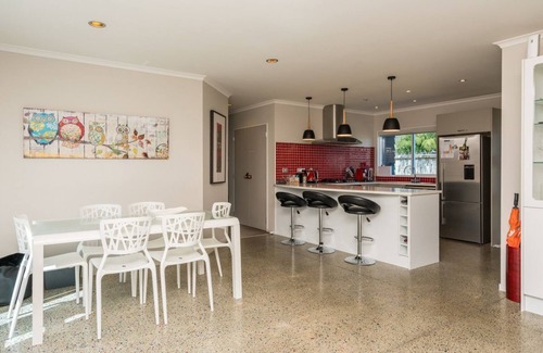 Ruakaka House | Relaxing Ruakaka with pool and spa