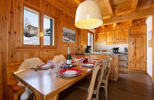 La Tzoumaz Ski Chalet | Relaxing Sauna Chalet for 6 persons SKI IN SKI OUT