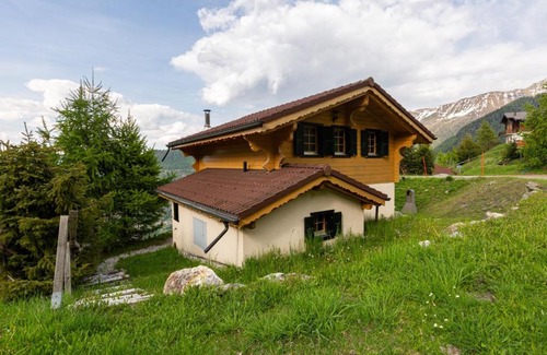 La Tzoumaz Ski Chalet | Relaxing Sauna Chalet for 6 persons SKI IN SKI OUT