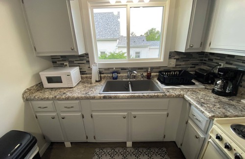Cedar Rapids - Iowa City Apartment | Relaxing Space