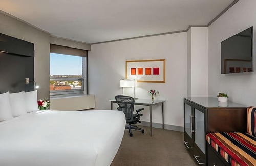 East Cambridge Resort | Relaxing Stay Near Harvard, Indoor Pool, Pet-Friendly Property!