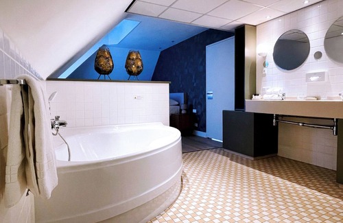 Municipality of Zeist Hotel | Relaxing Stay with On-site Restaurant, Free Parking, and Peaceful Atmosphere