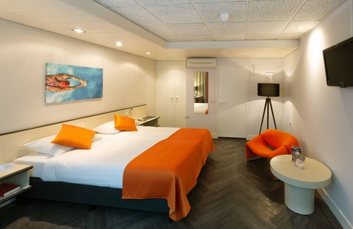 Municipality of Zeist Hotel | Relaxing Stay with On-site Restaurant, Pool, Free Parking, & Peaceful Atmosphere